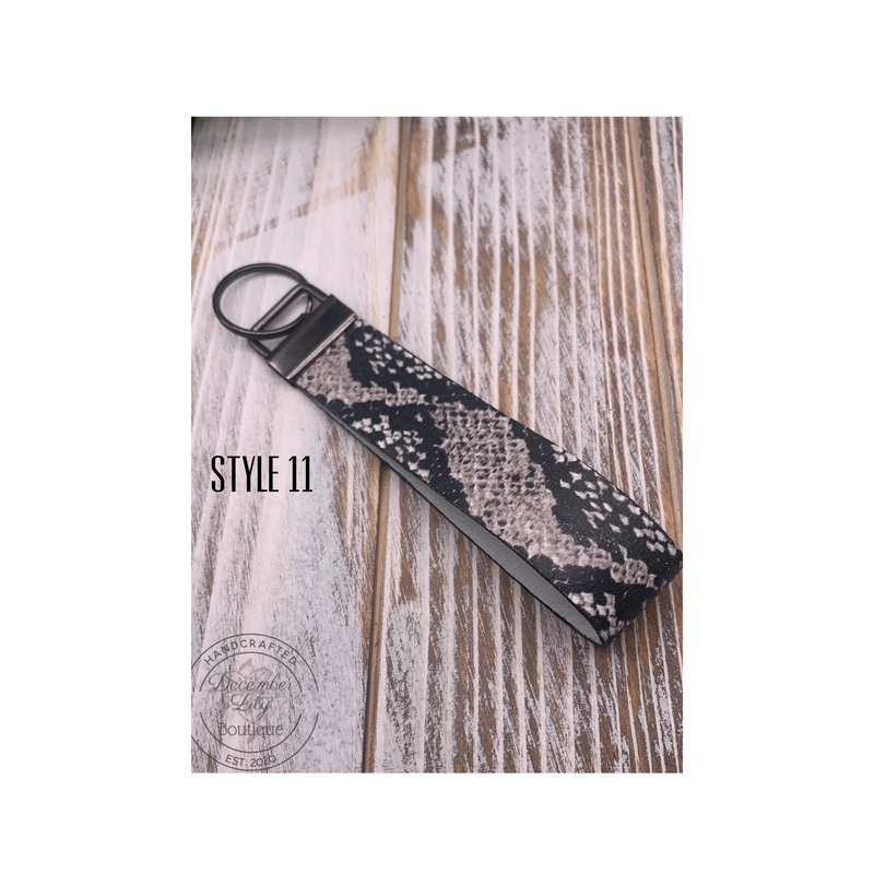 Women’s Leather Loop Keychain